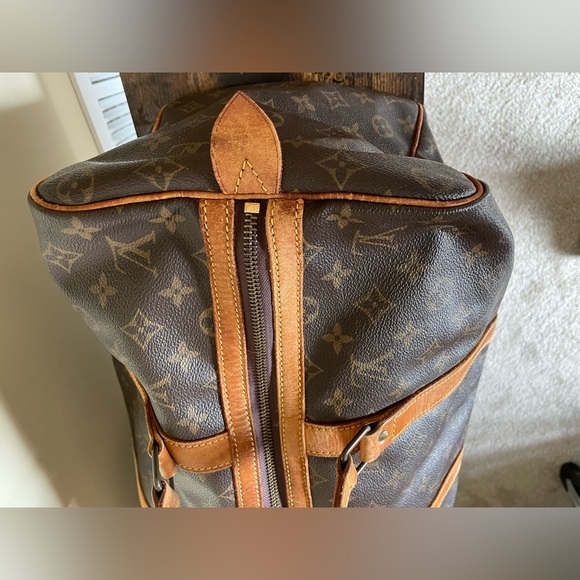 Louis Vuitton Duffle - Picture 4 of 12